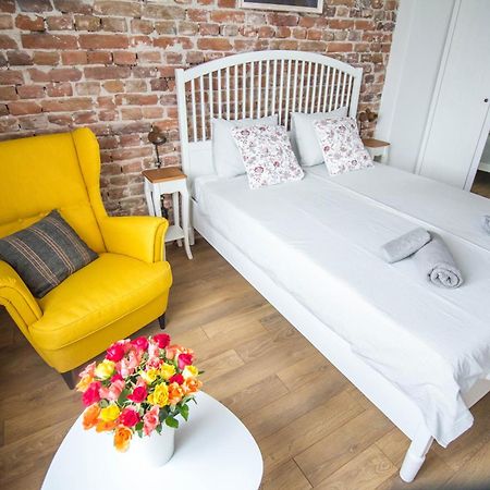 Lion'S Bridge Boutique 2Bdrm Apt, Top Center Gem 소피아 외부 사진