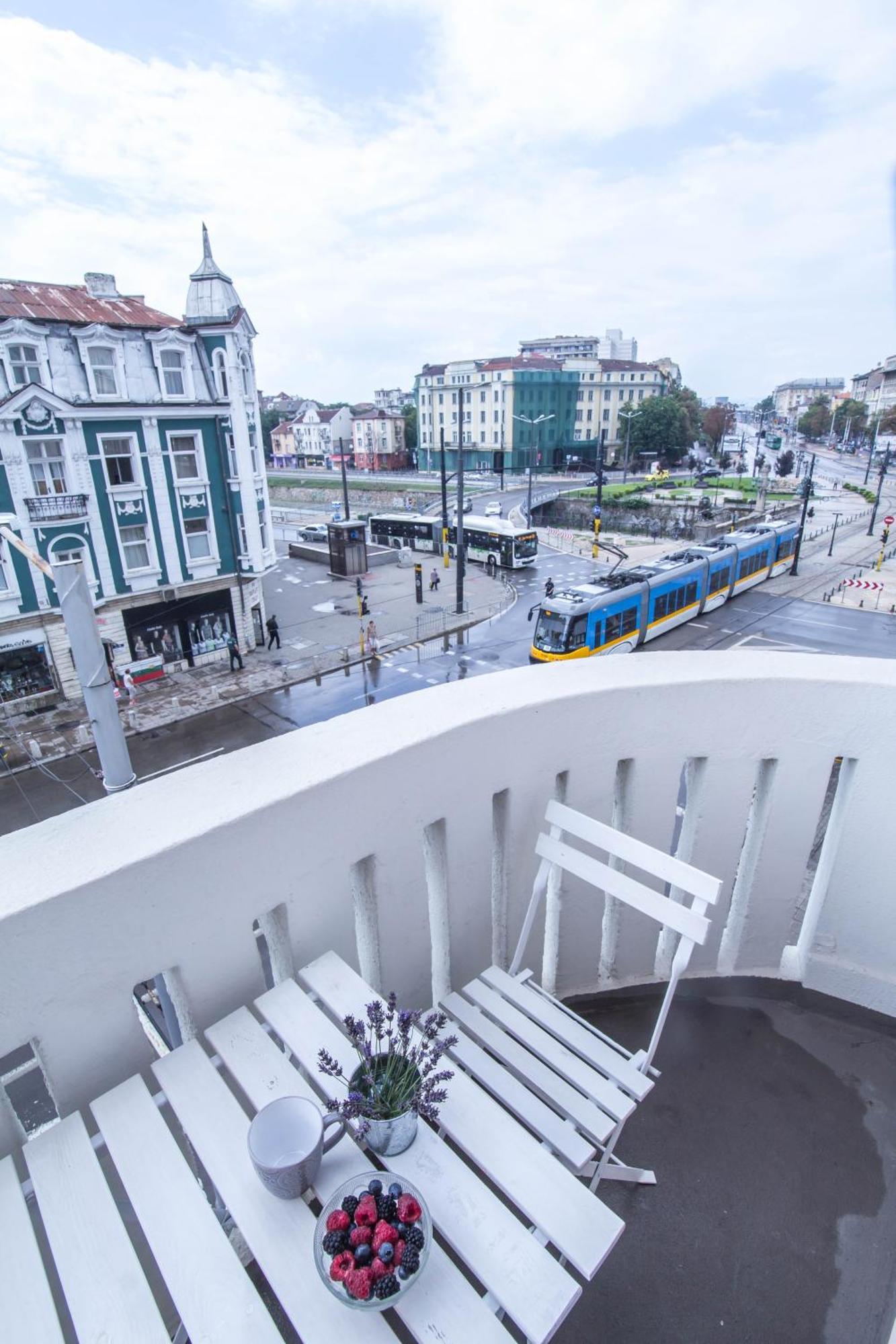 Lion'S Bridge Boutique 2Bdrm Apt, Top Center Gem 소피아 외부 사진