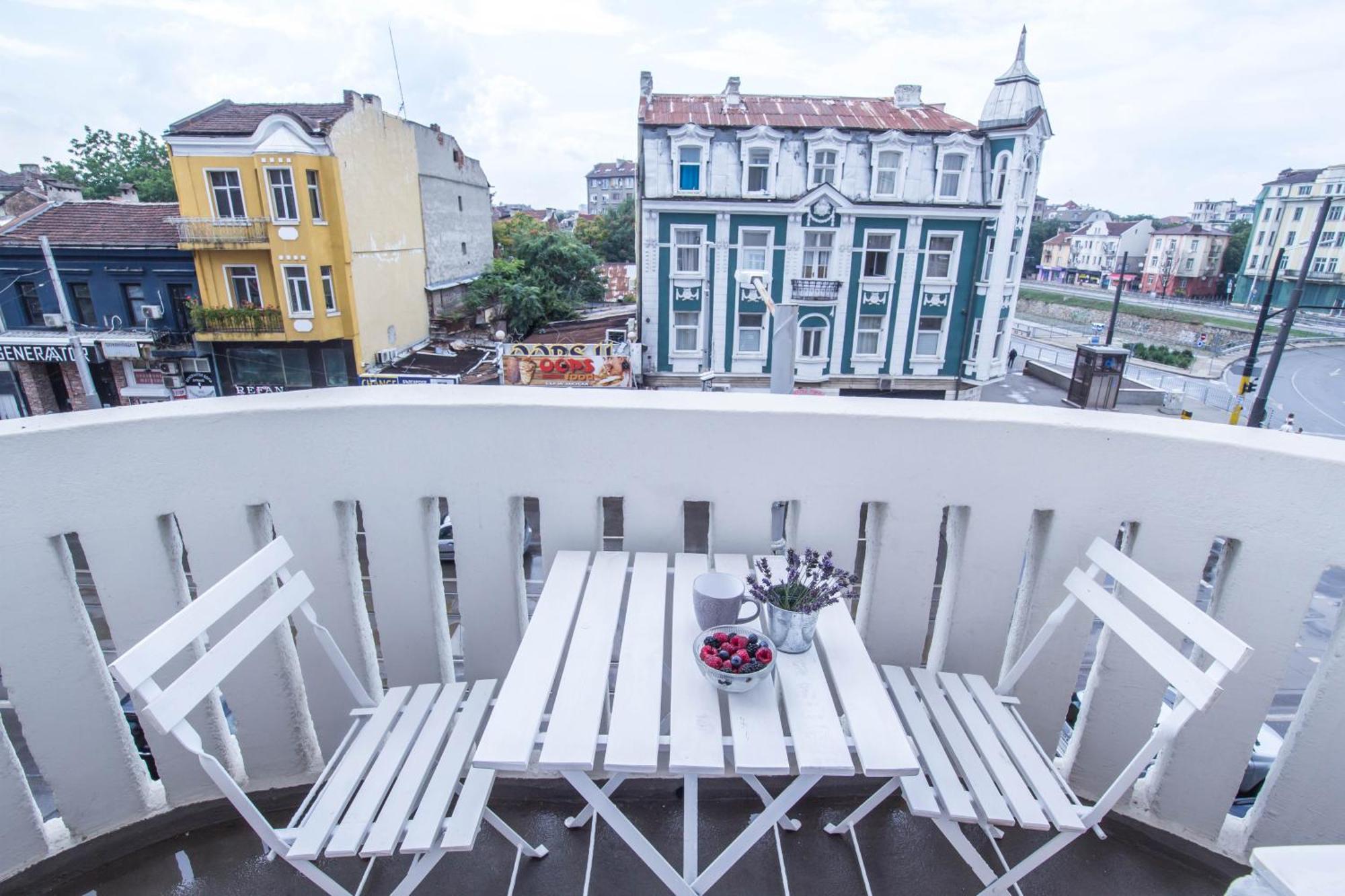 Lion'S Bridge Boutique 2Bdrm Apt, Top Center Gem 소피아 외부 사진