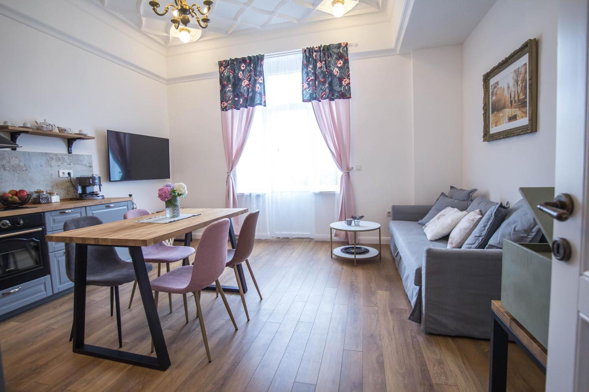 Lion'S Bridge Boutique 2Bdrm Apt, Top Center Gem 소피아 외부 사진